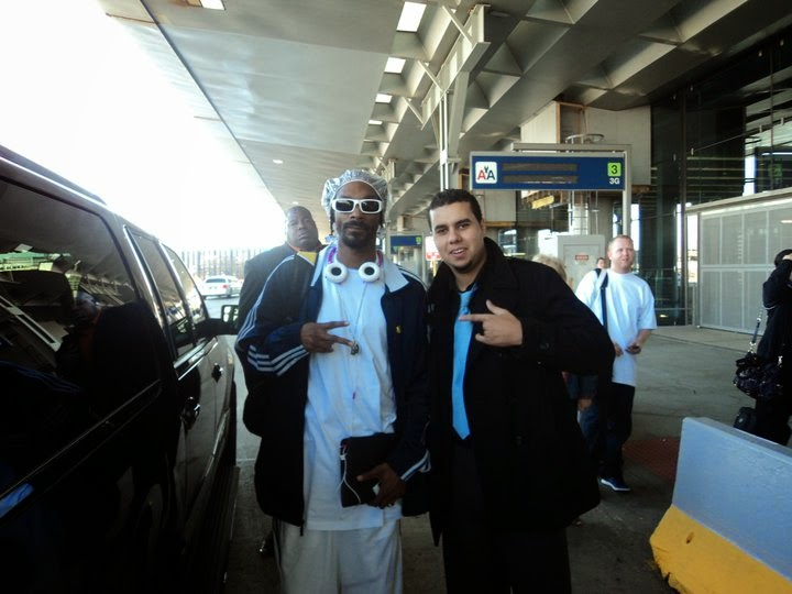 Snoop Dogg at an airport pickup with A1 Rockford Limo